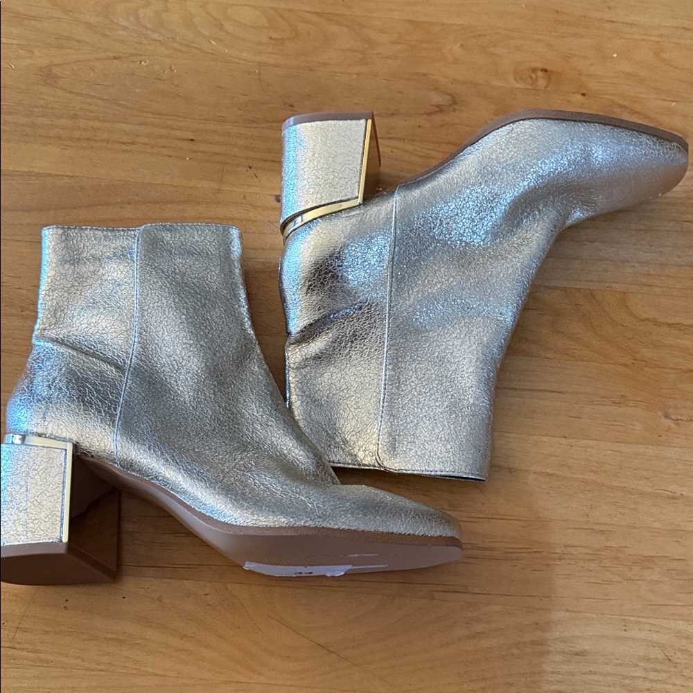 BCBGeneration gold boots - Picture 3 of 9